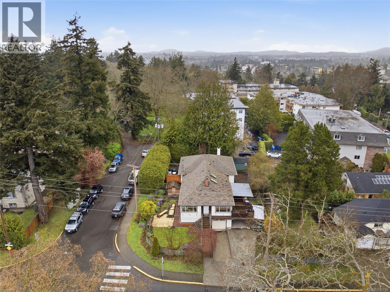 1122 Old Esquimalt Rd, Esquimalt