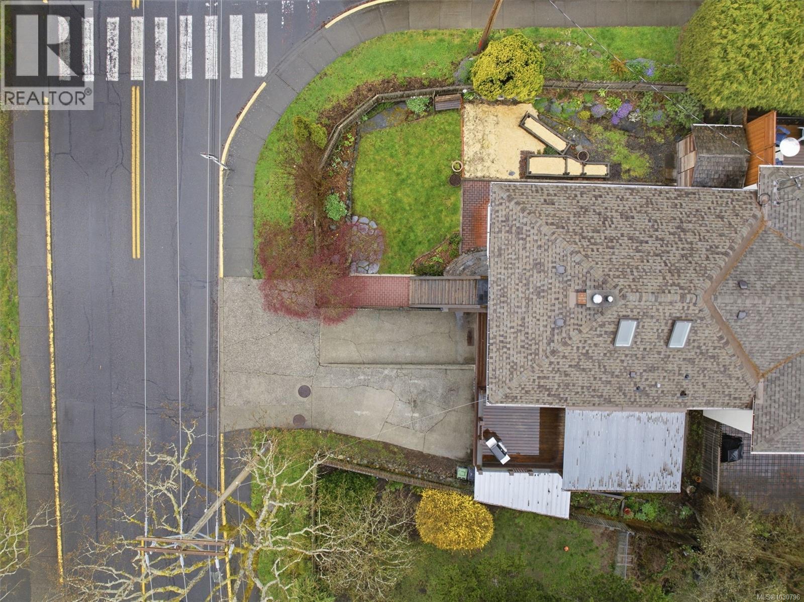 1122 Old Esquimalt Rd, Esquimalt