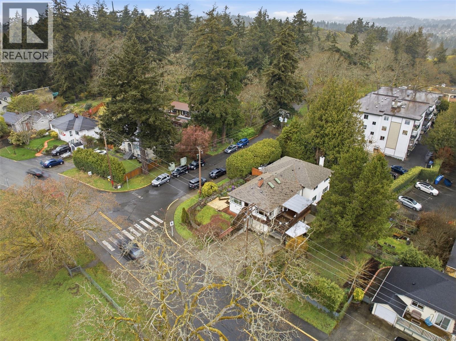 1122 Old Esquimalt Rd, Esquimalt