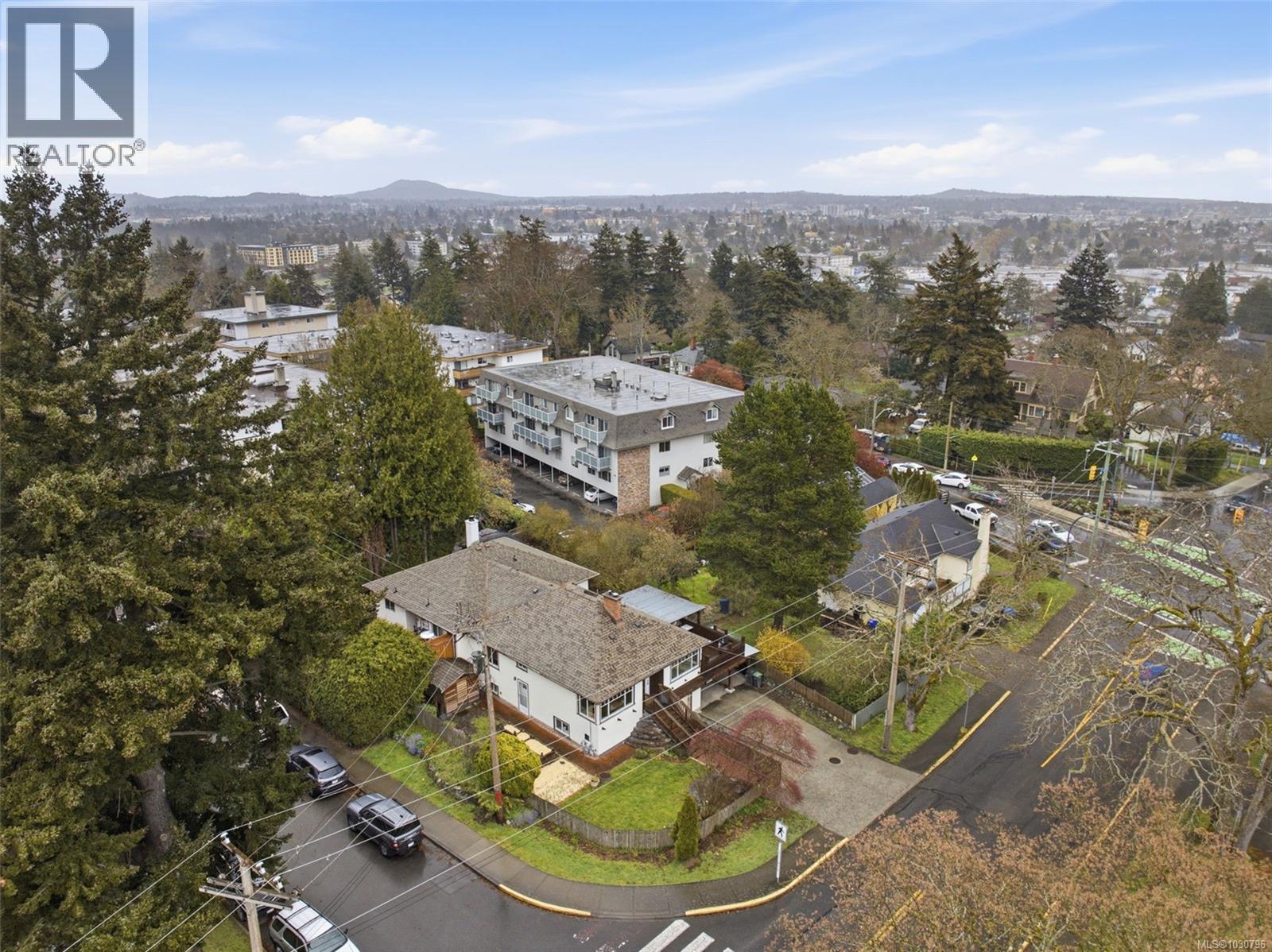 1122 Old Esquimalt Rd, Esquimalt