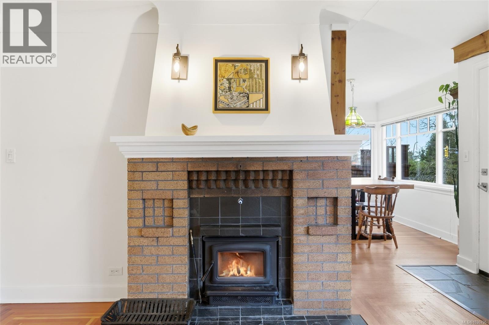 1122 Old Esquimalt Rd, Esquimalt