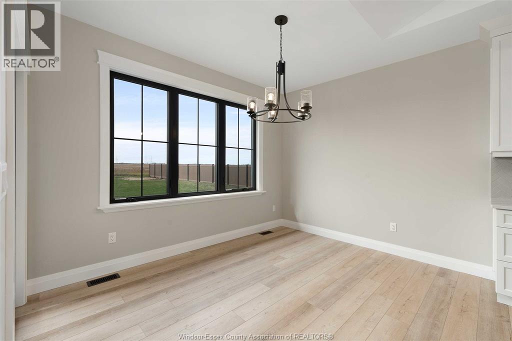 2524 MAYFAIR - 11
