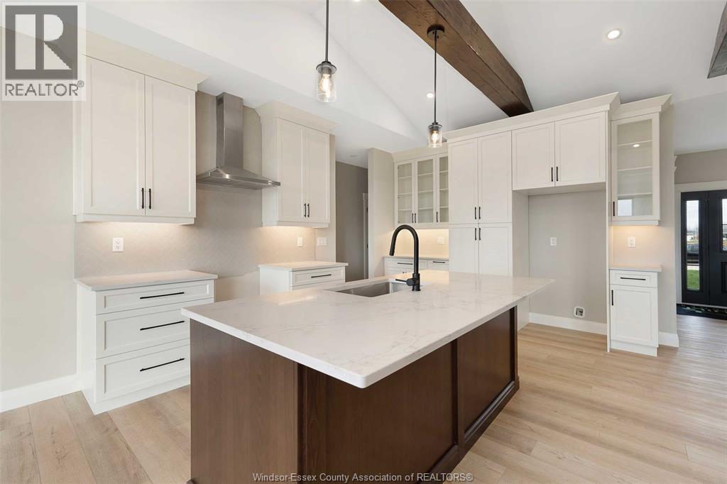 2524 MAYFAIR - 14