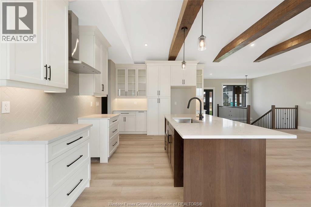 2524 MAYFAIR - 15