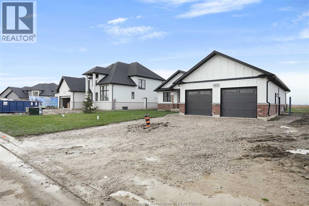 2524 MAYFAIR - 2
