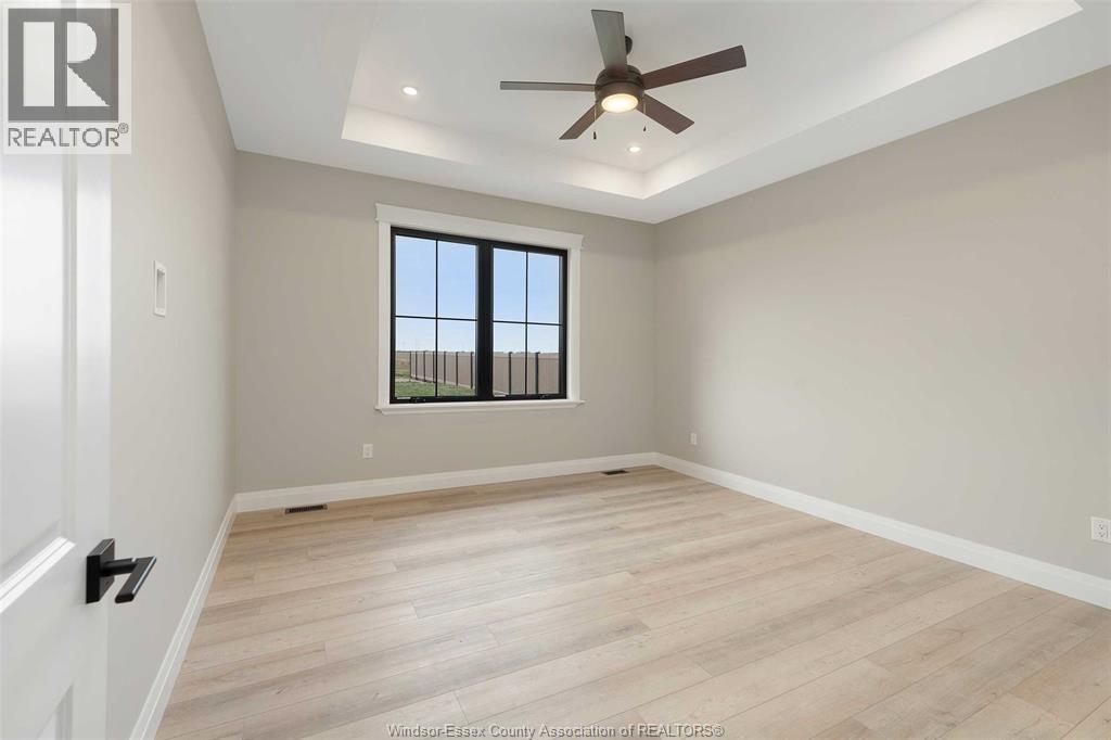 2524 MAYFAIR - 21