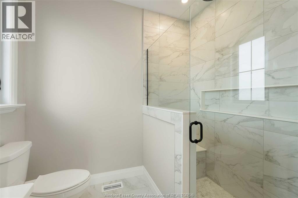 2524 MAYFAIR - 25