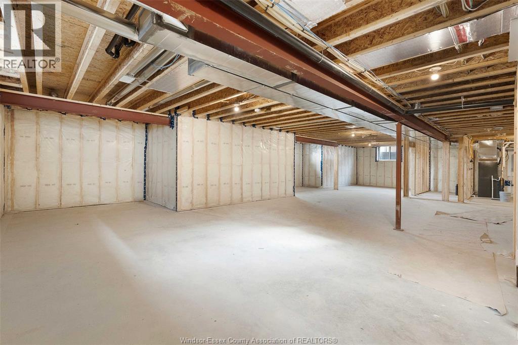 2524 MAYFAIR - 30