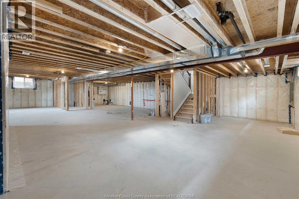 2524 MAYFAIR - 31