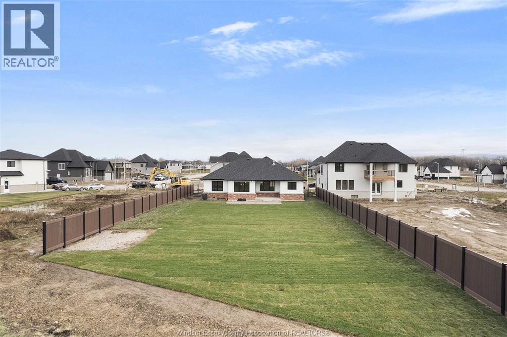 2524 MAYFAIR - 34