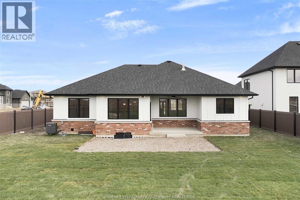 2524 MAYFAIR - 35