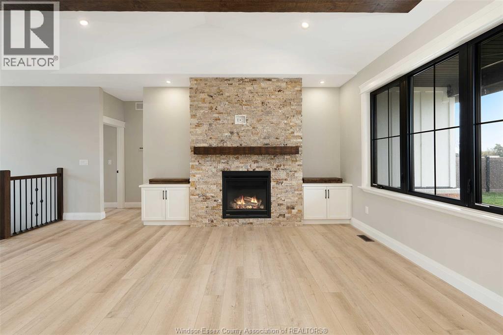 2524 MAYFAIR - 7