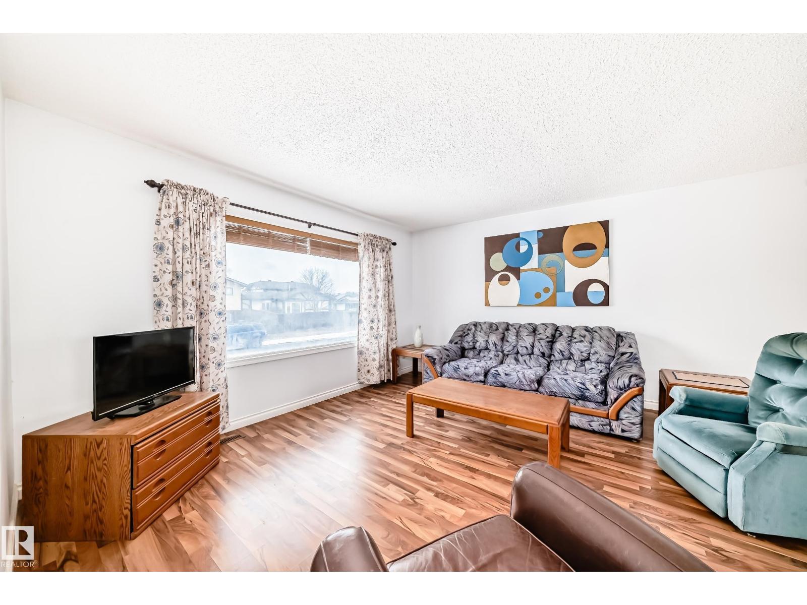 18507 98 AV NW - 7
