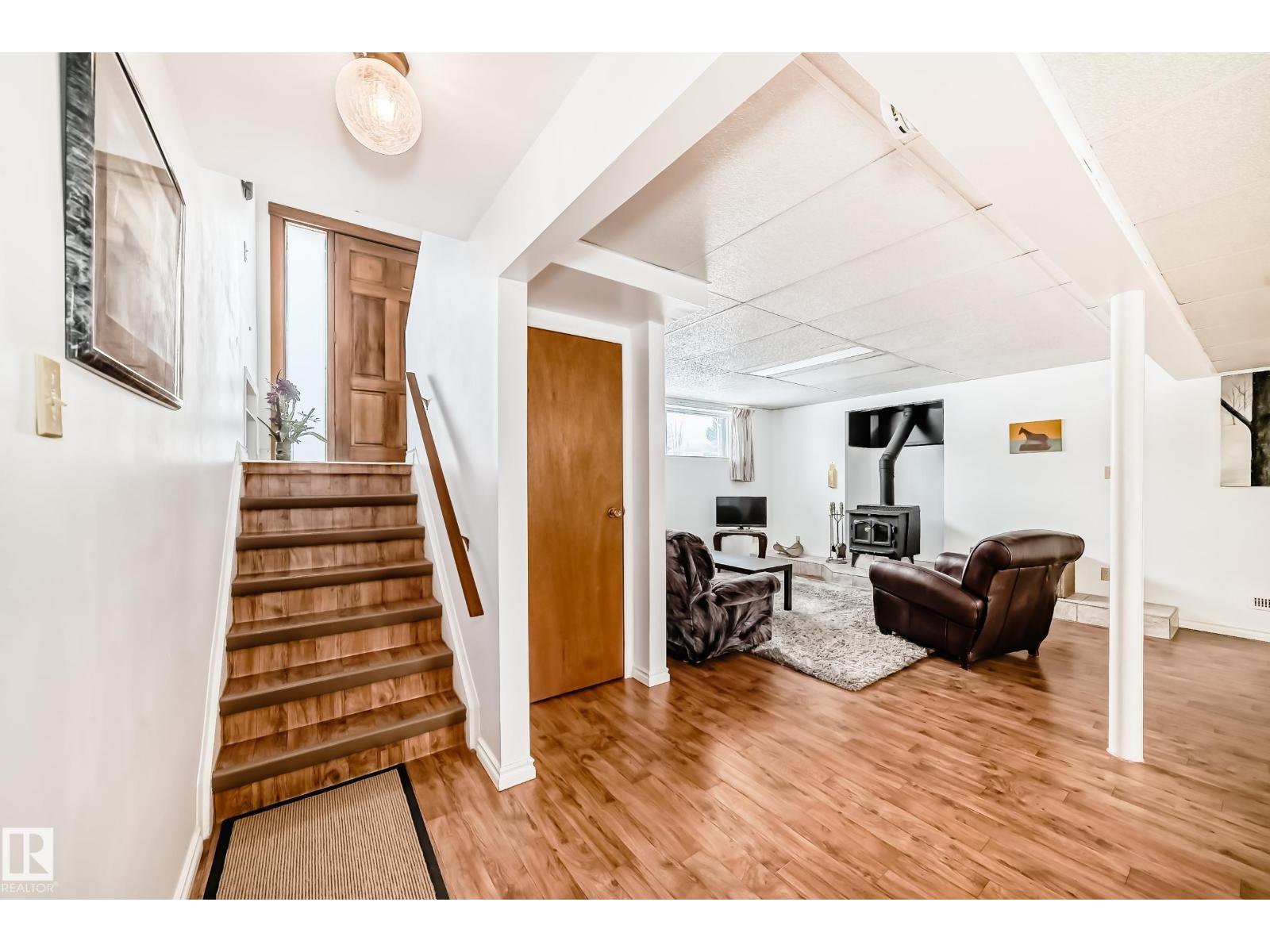 18507 98 AV NW - 31