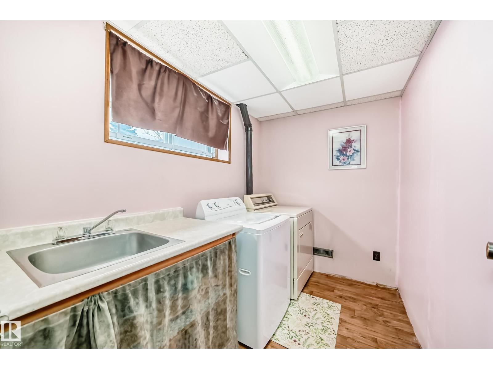 18507 98 AV NW - 45