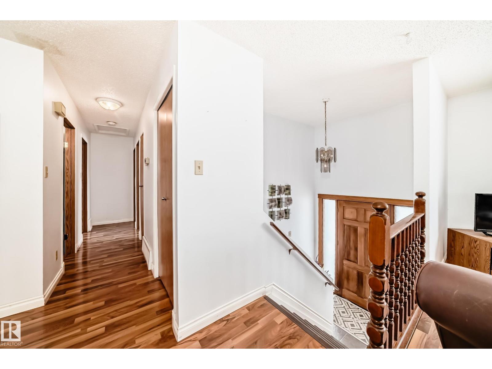 18507 98 AV NW - 5