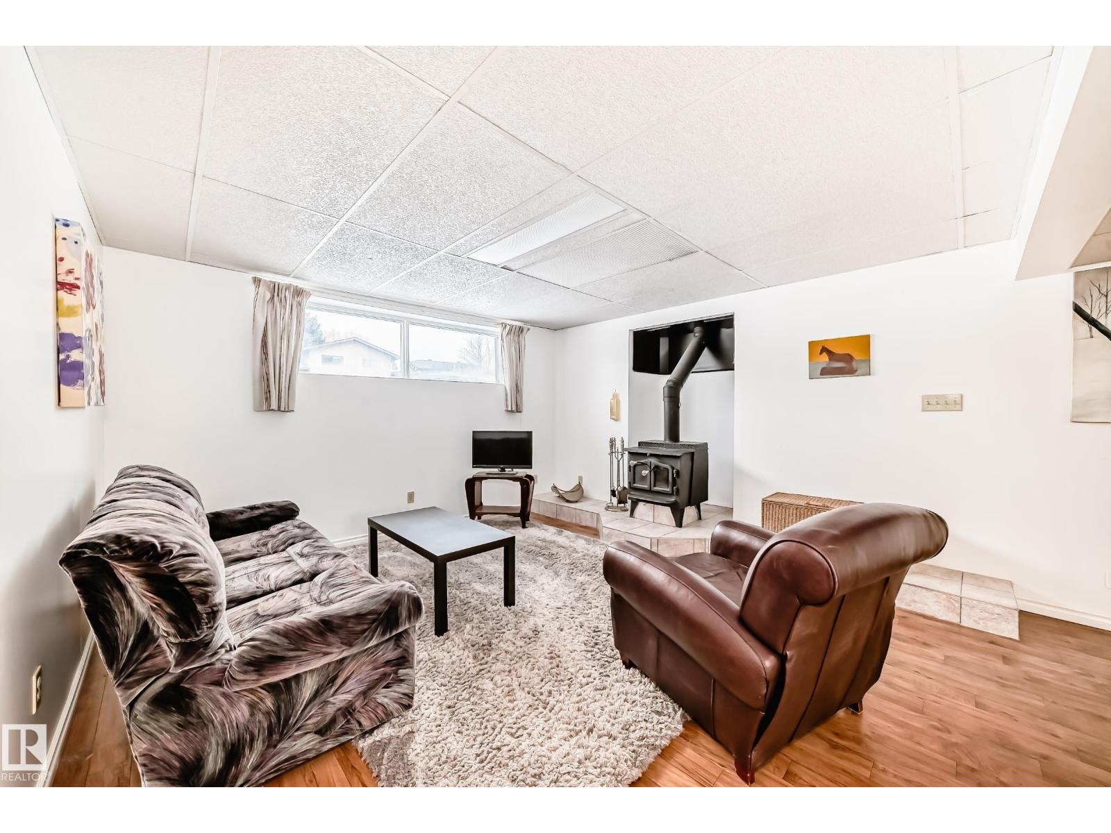 18507 98 AV NW - 33