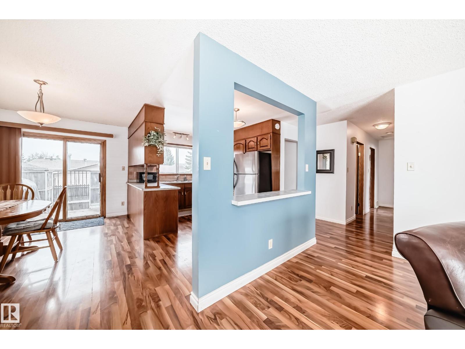 18507 98 AV NW - 13