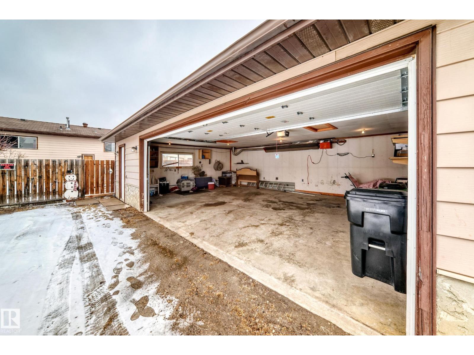 18507 98 AV NW - 52
