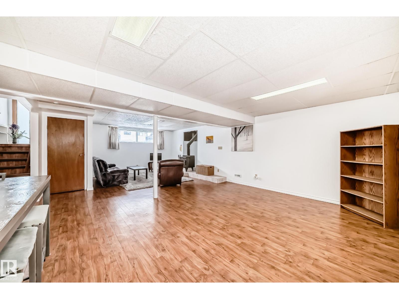 18507 98 AV NW - 39