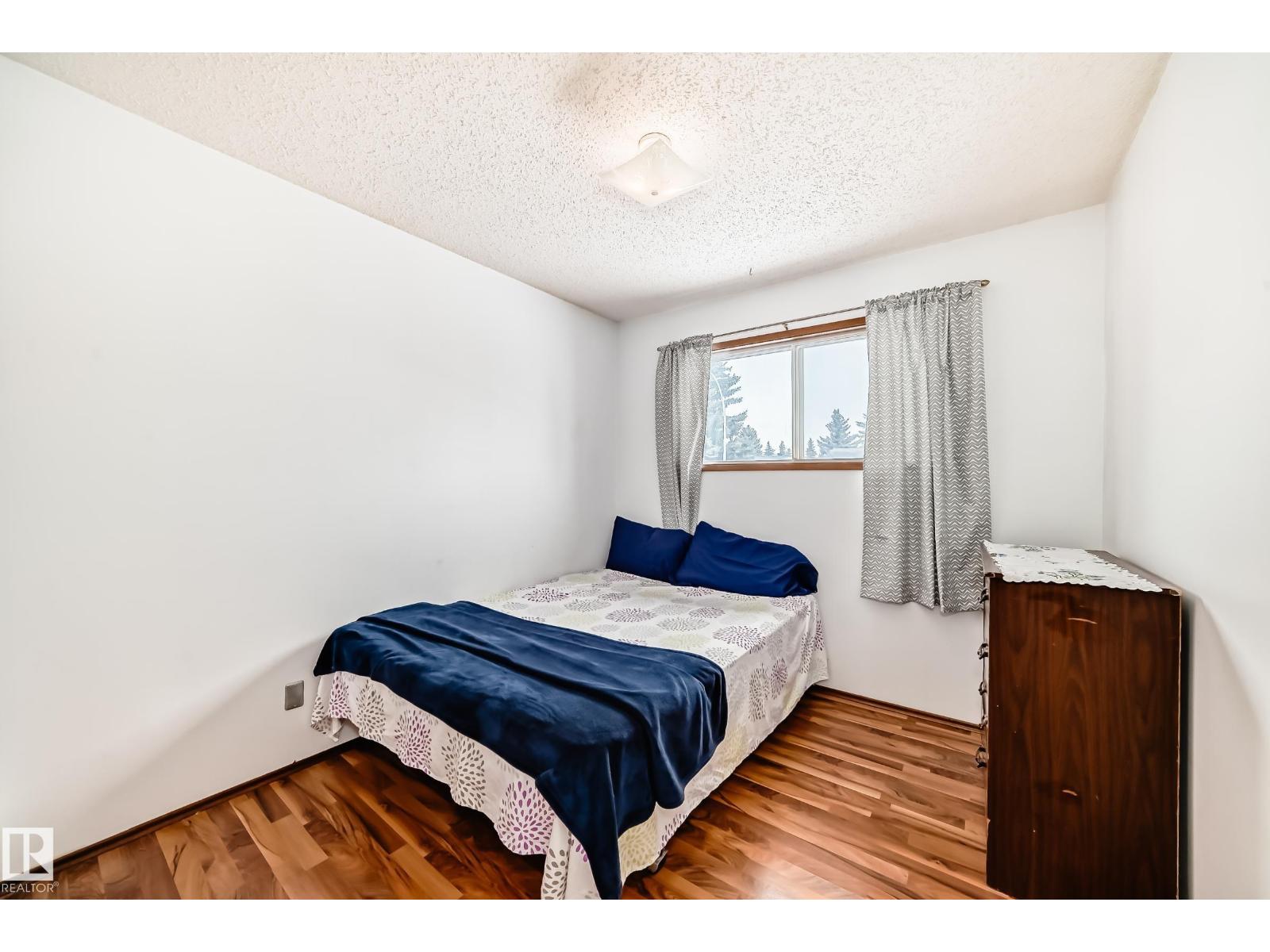 18507 98 AV NW - 26