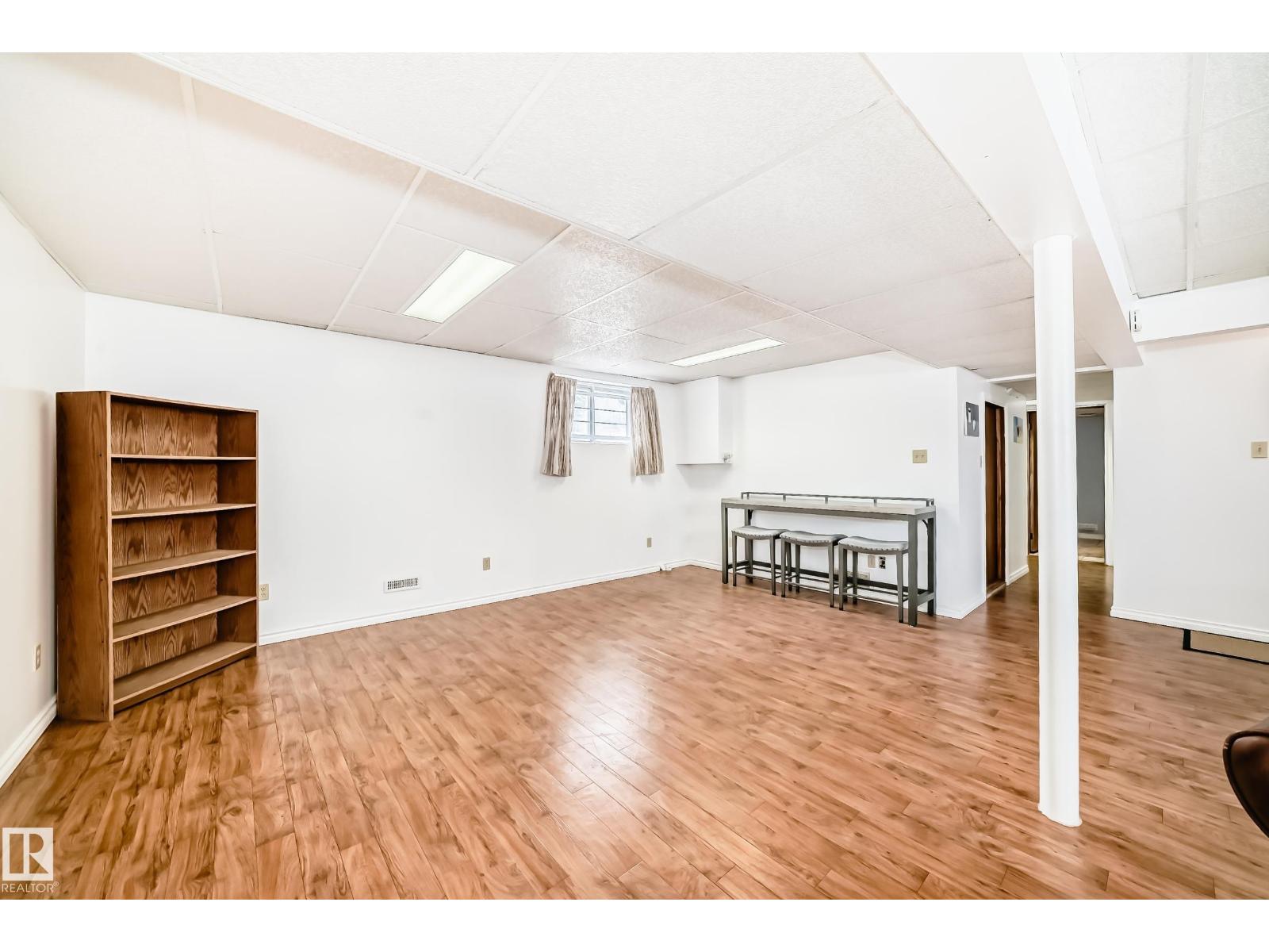 18507 98 AV NW - 37