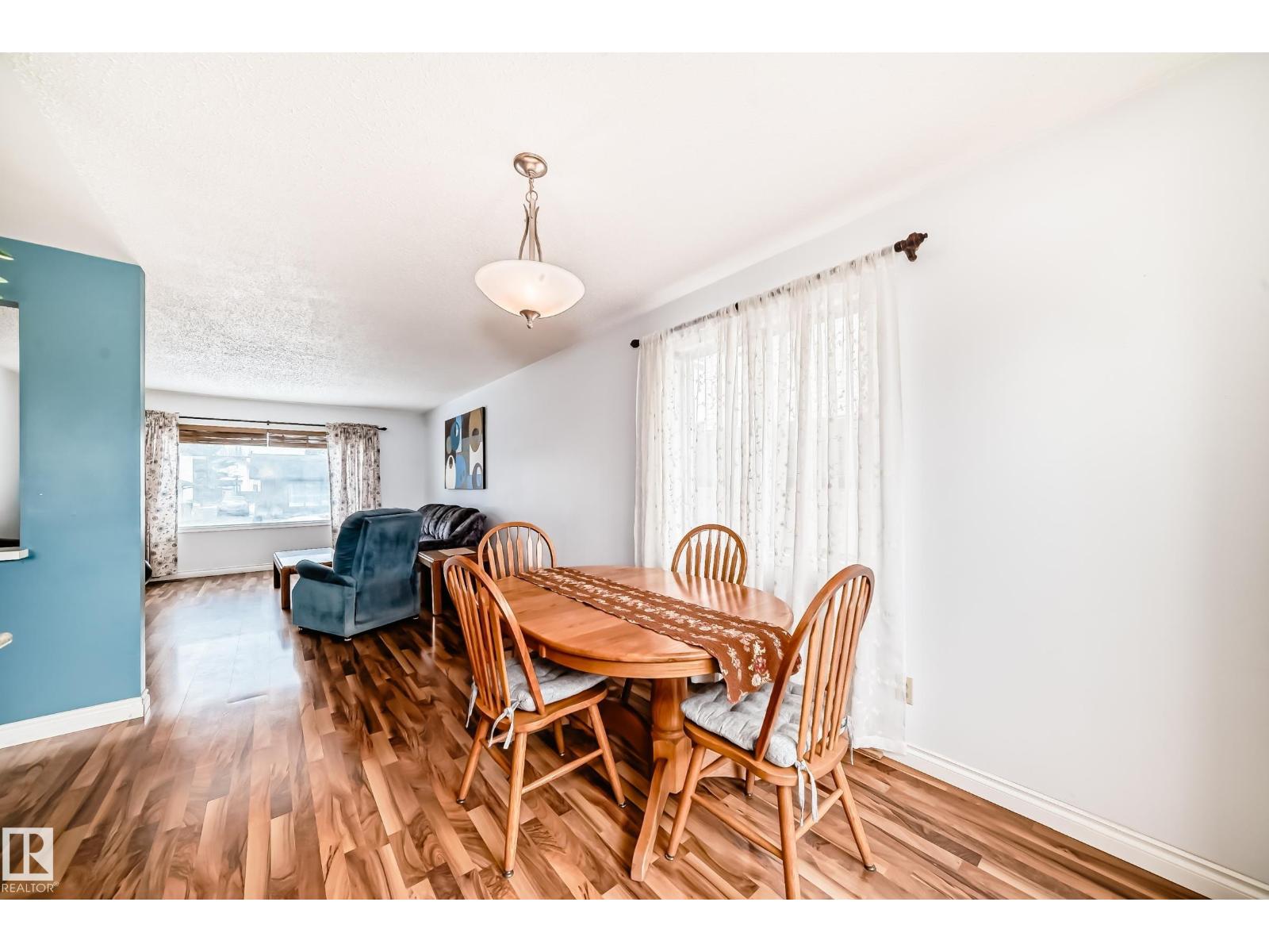 18507 98 AV NW - 10