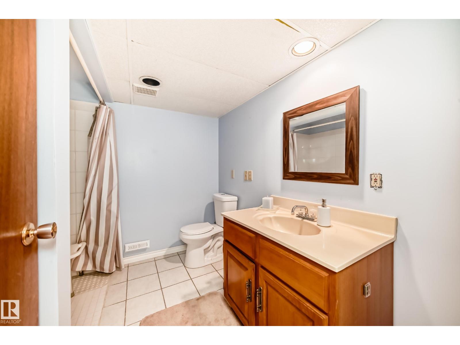 18507 98 AV NW - 43