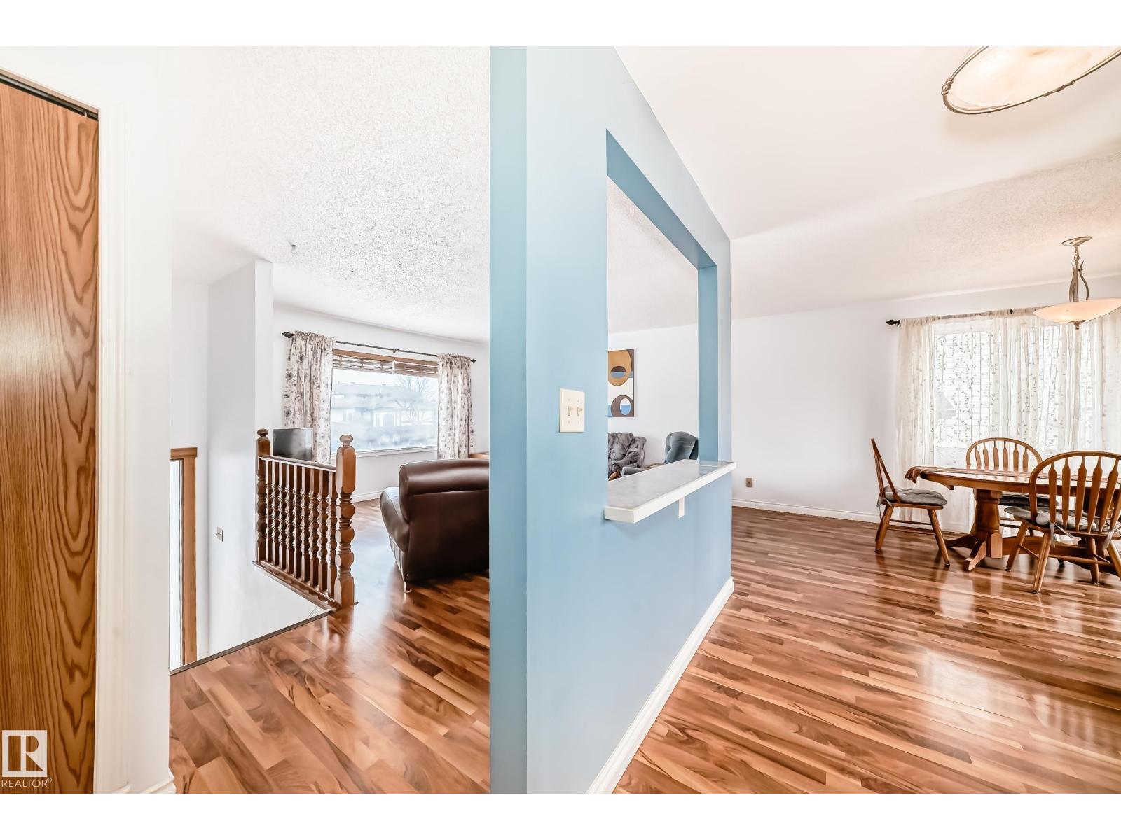 18507 98 AV NW - 11