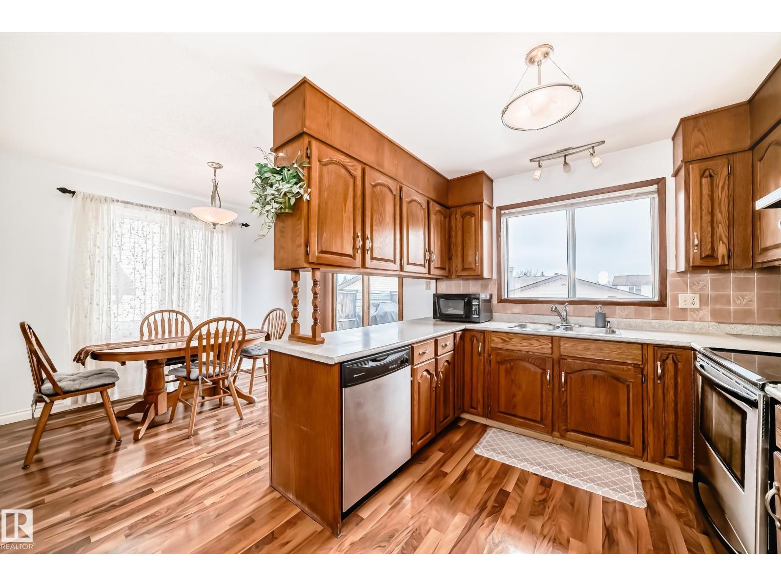 18507 98 AV NW - 17