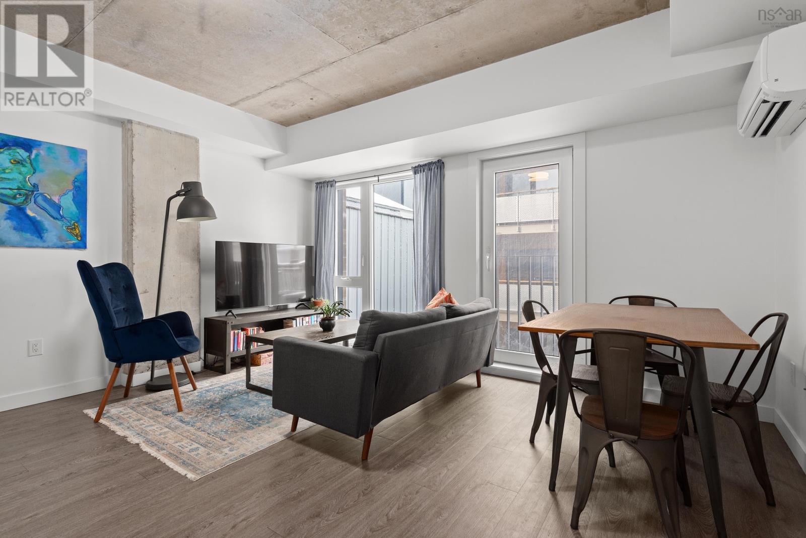 Property 7 of 12 of 208 5684 West Street