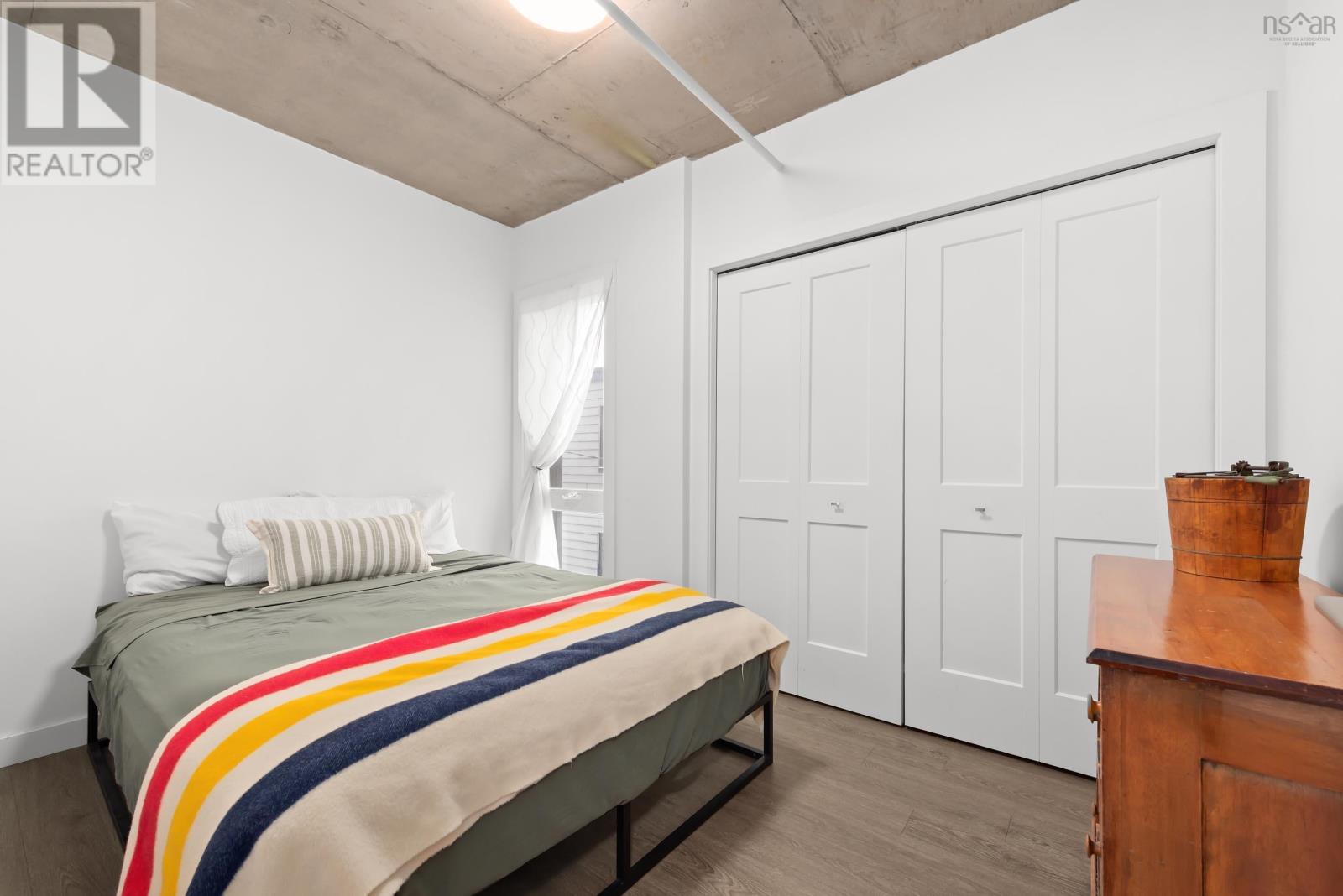 Property 3 of 12 of 208 5684 West Street