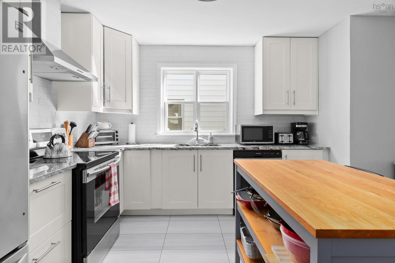 6571 YOUNG STREET - 9