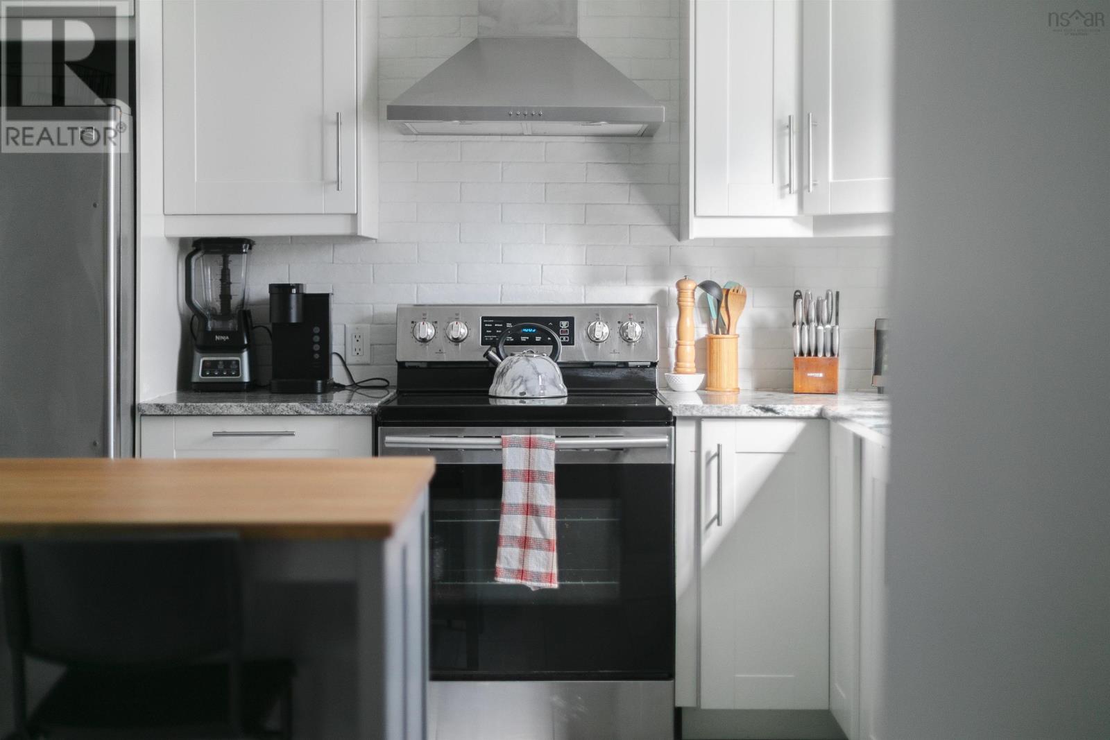 6571 YOUNG STREET - 26