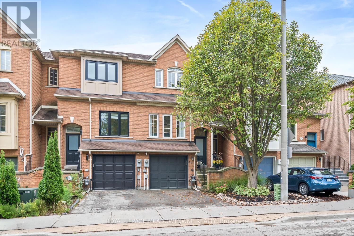 139 HARBOURVIEW CRESCENT