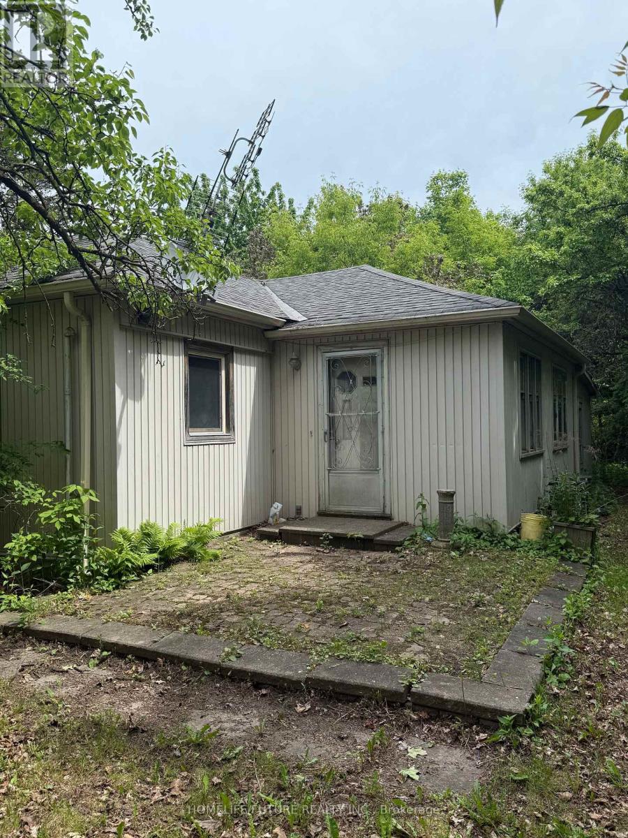 Listing photo of 31 MAPLE BUSH AVENUE