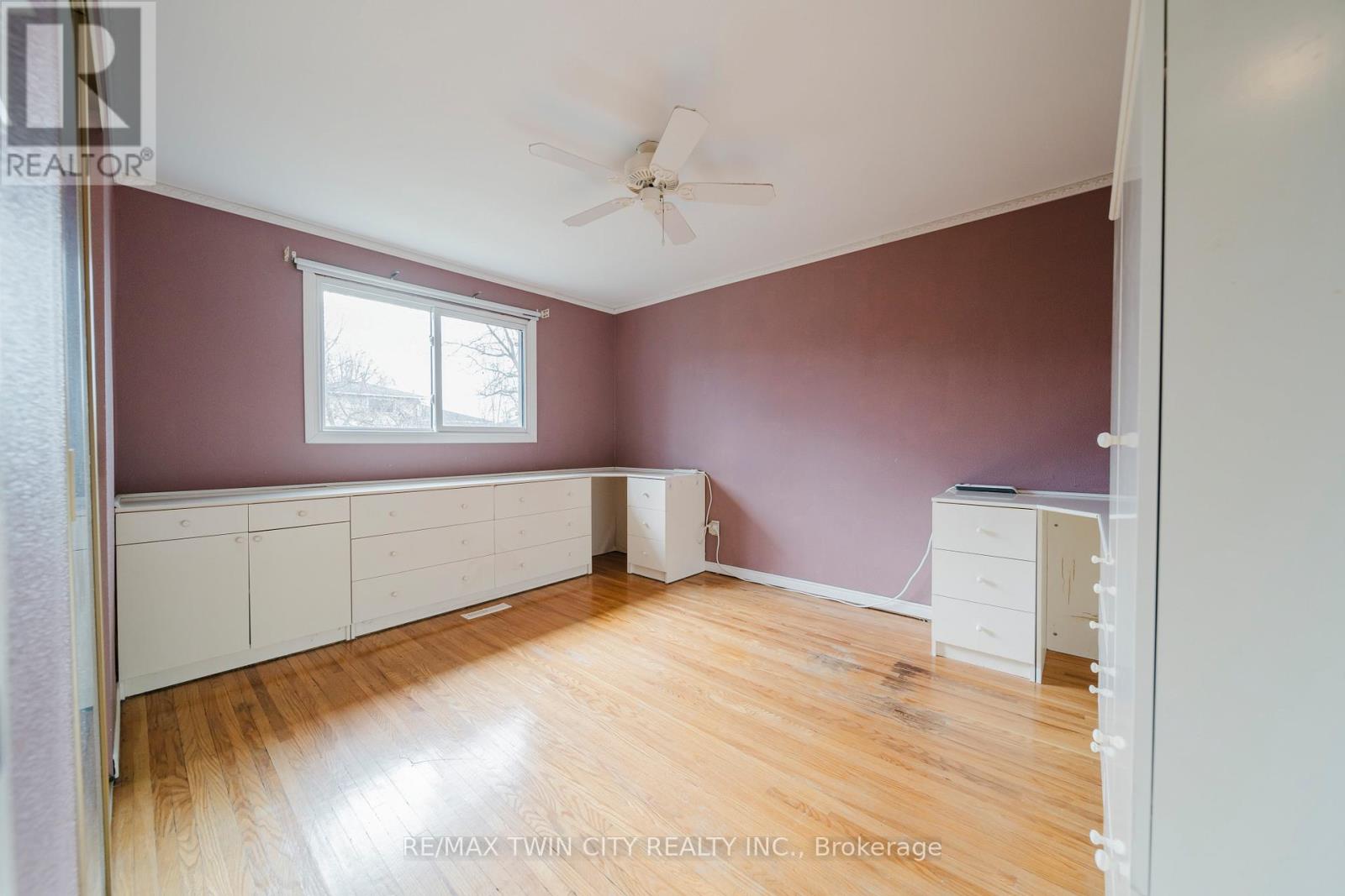 1209 VALENTINE DRIVE,Cambridge,,