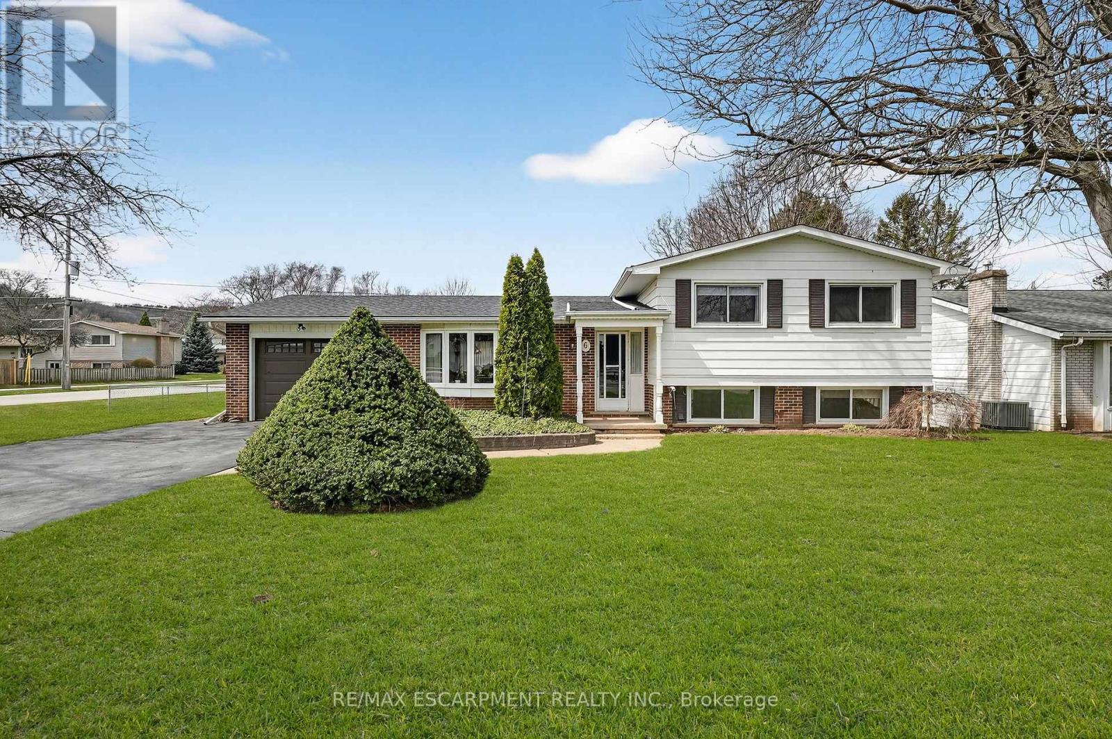 6 NELLES ROAD S - 1