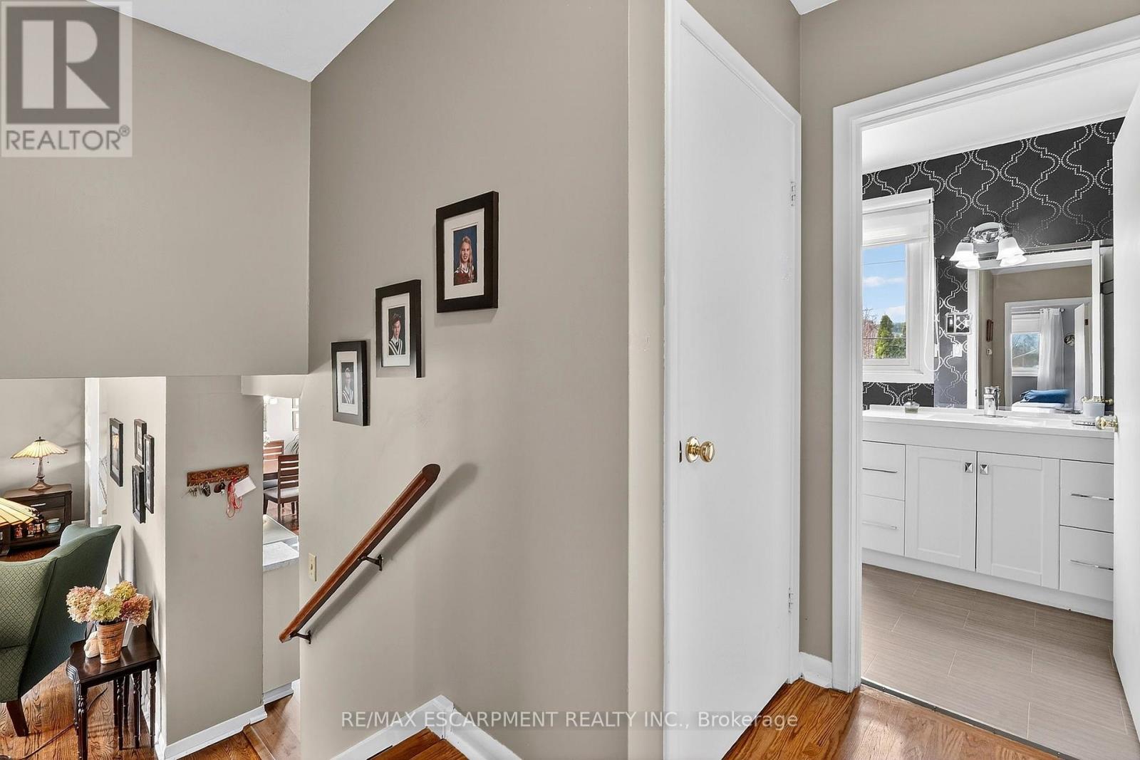 6 NELLES ROAD S - 25