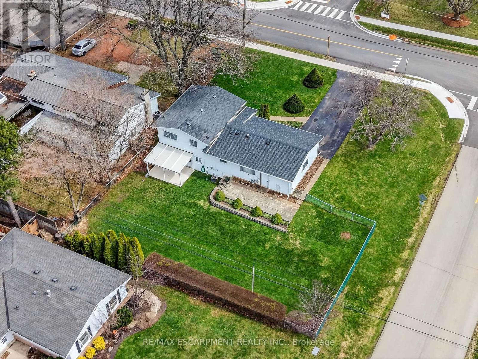 6 NELLES ROAD S - 3