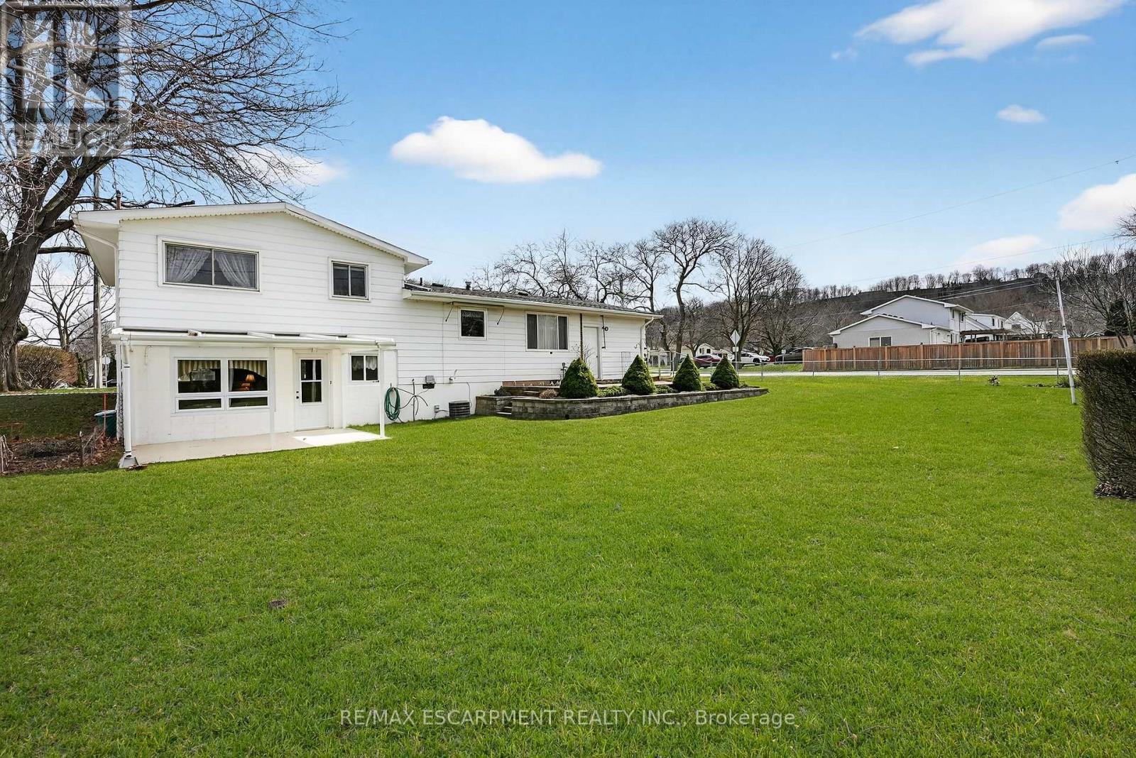 6 NELLES ROAD S - 4