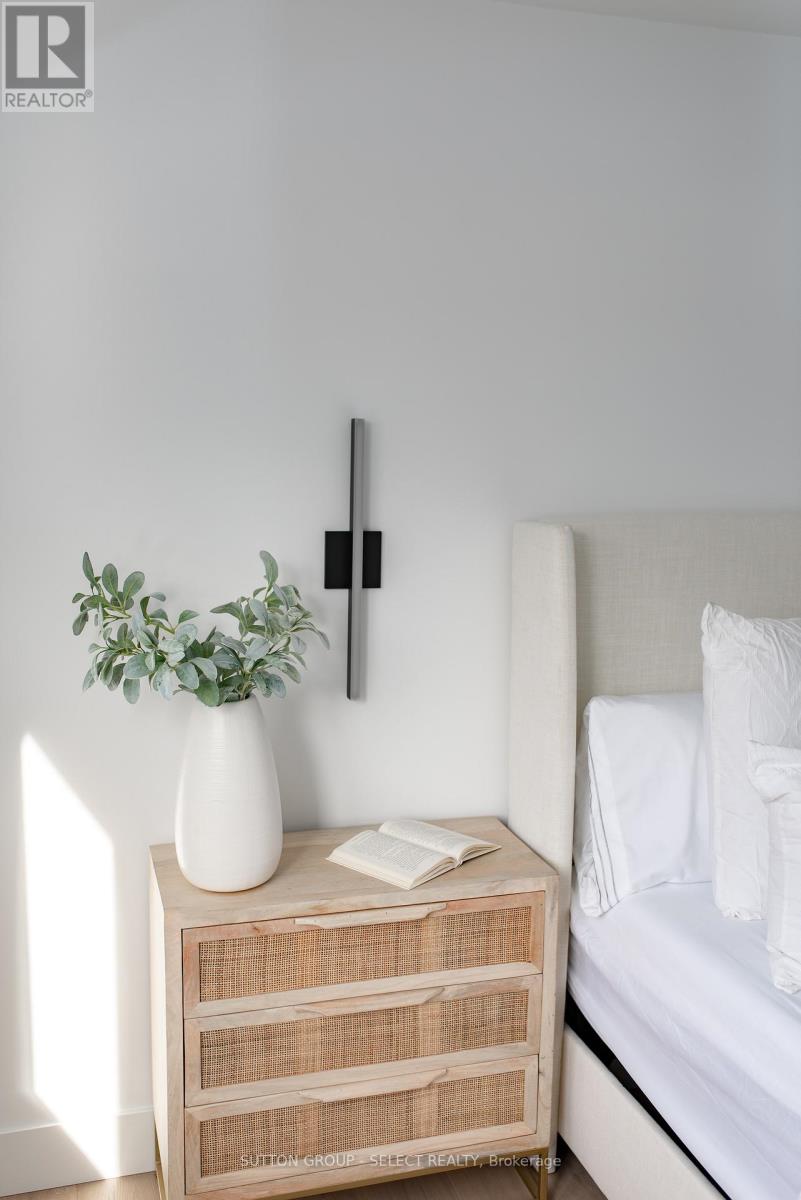 102 SILVER MAPLE CIRCLE Property Photo