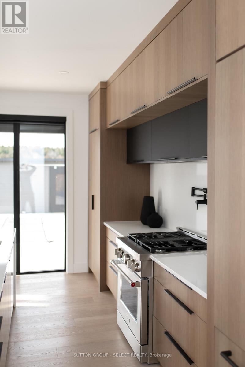 102 SILVER MAPLE CIRCLE Property Photo