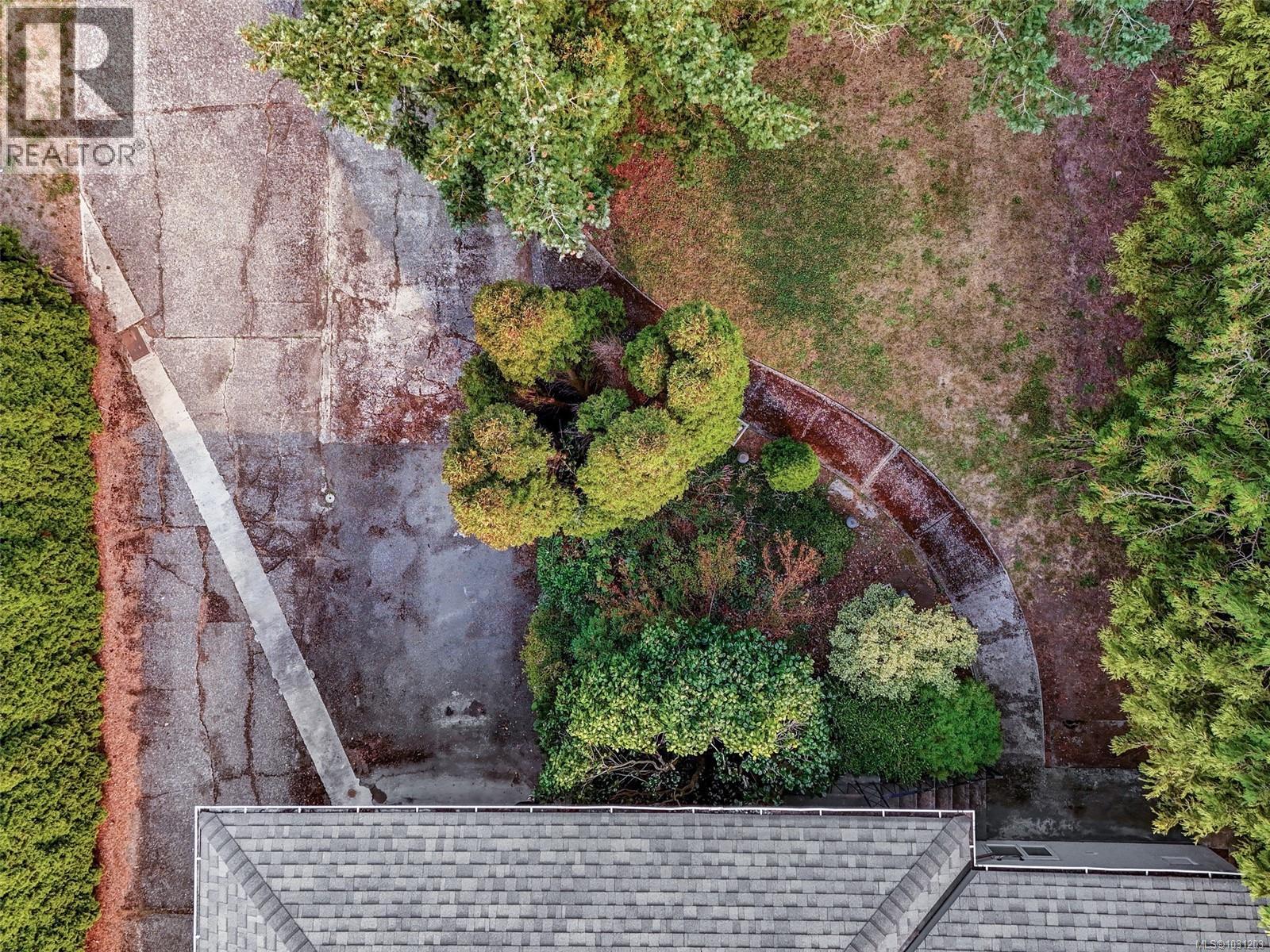 723 GENEVIEVE RD - 34