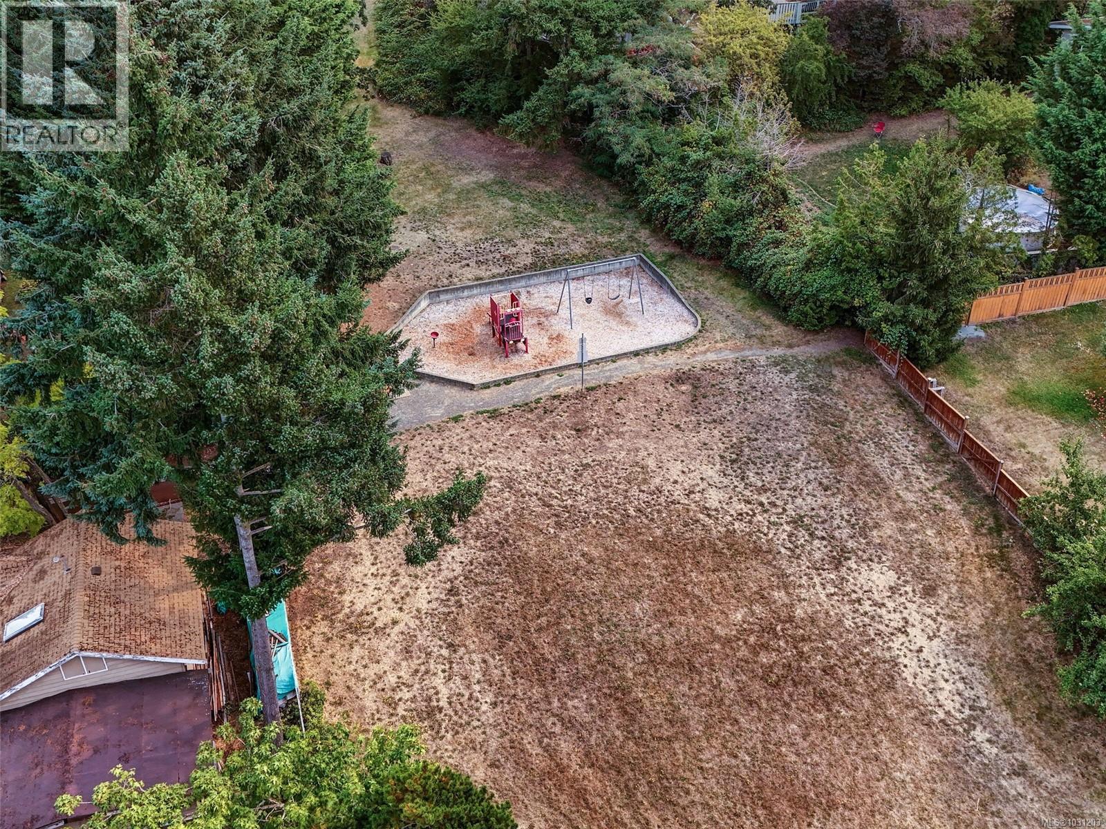 723 GENEVIEVE RD - 35