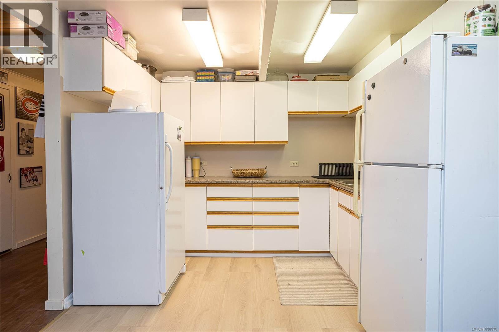 1670 BURNSIDE RD W - 29