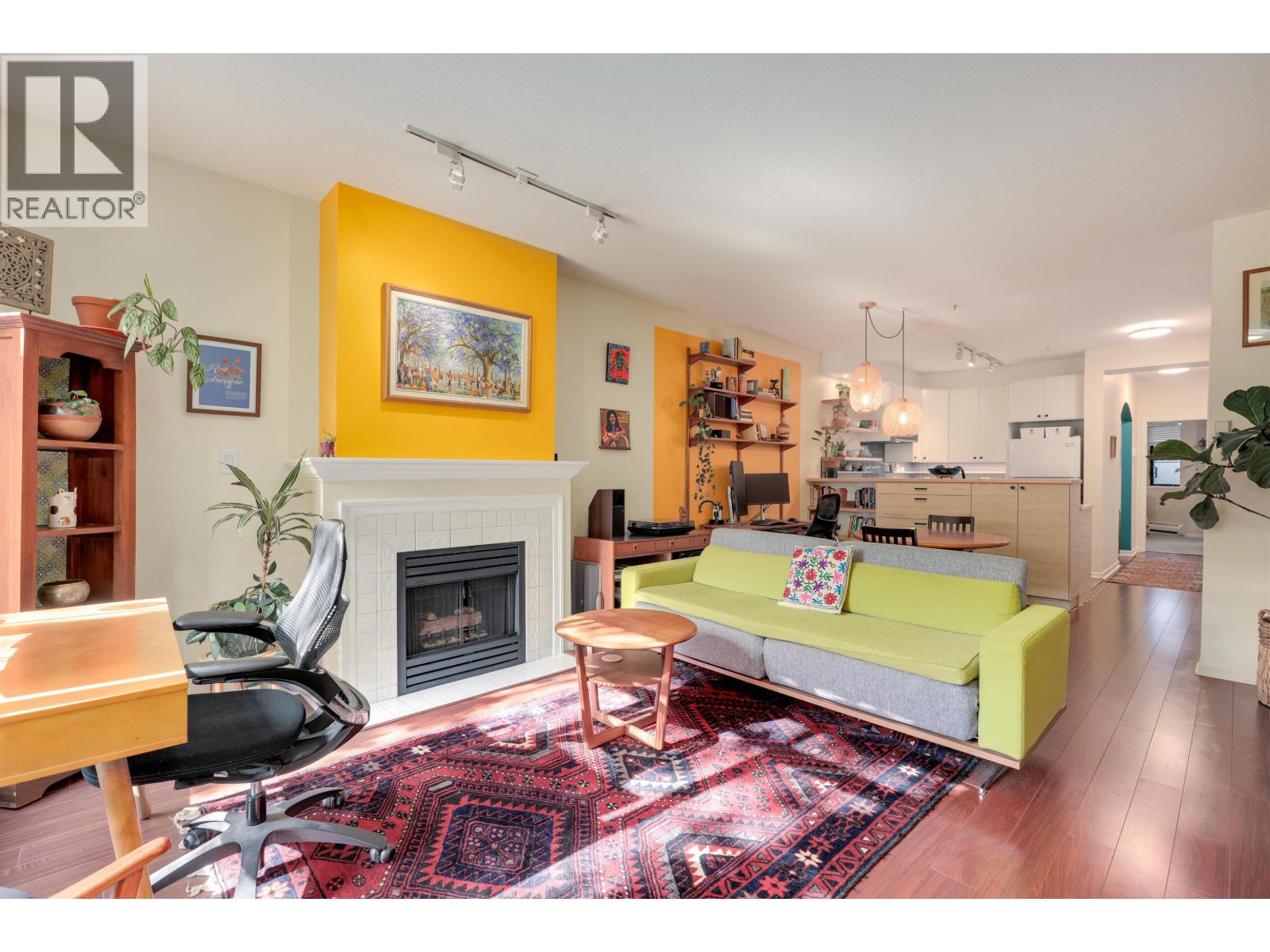 6 221 ASH STREET, New Westminster