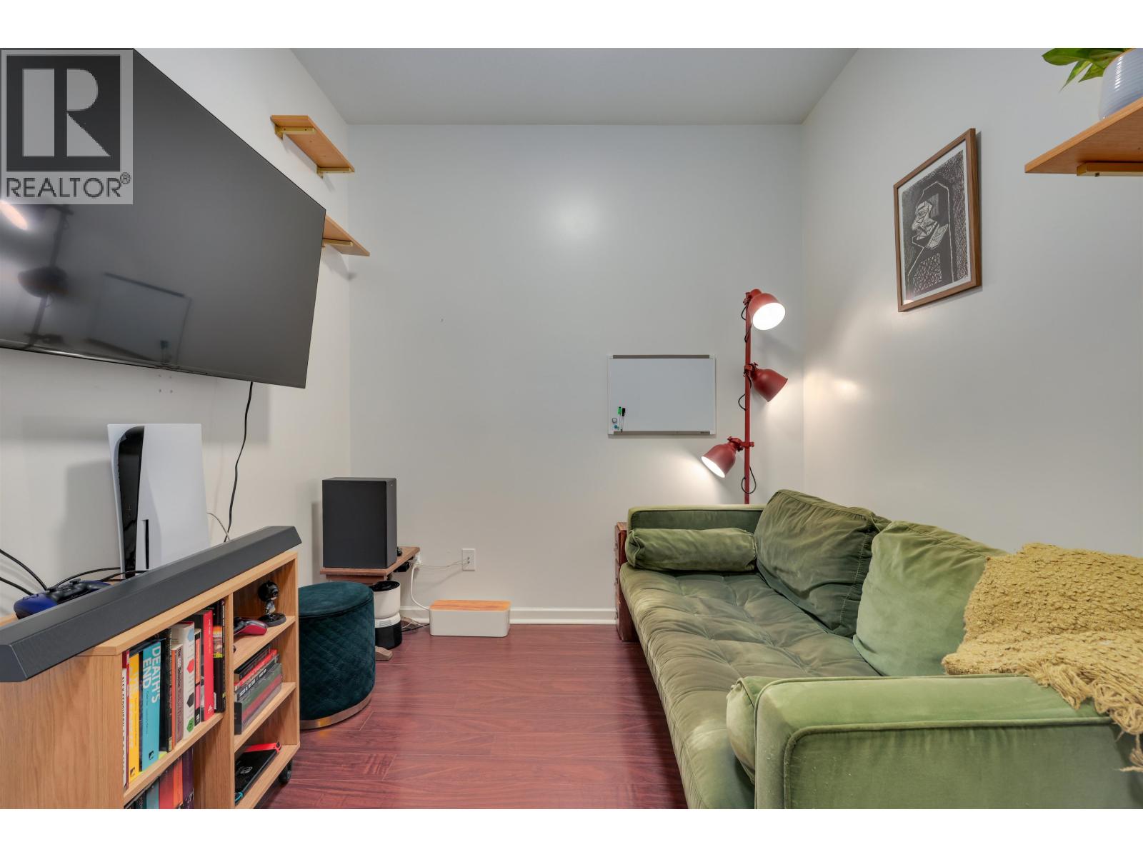 6 221 ASH STREET, New Westminster