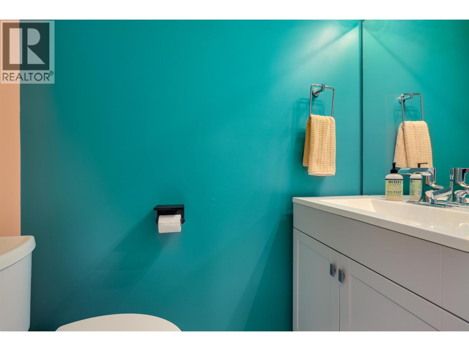 6 221 ASH STREET, New Westminster