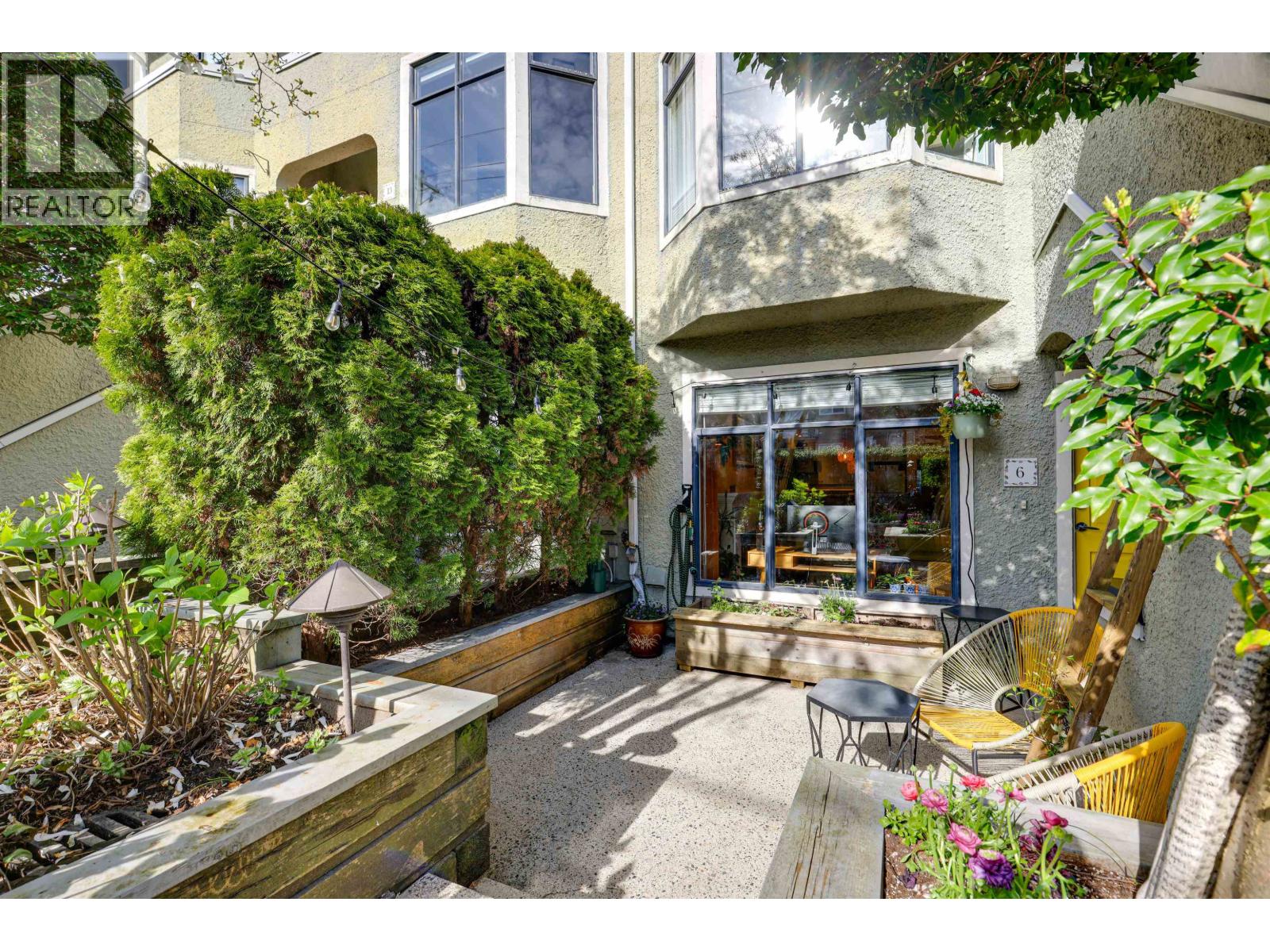 6 221 ASH STREET, New Westminster